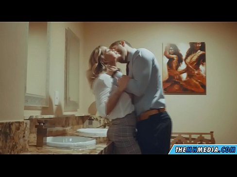 ❤️ When a busty blonde seduces you in a public restroom ❤❌ Porno at en-us.pornoreino-com.ru